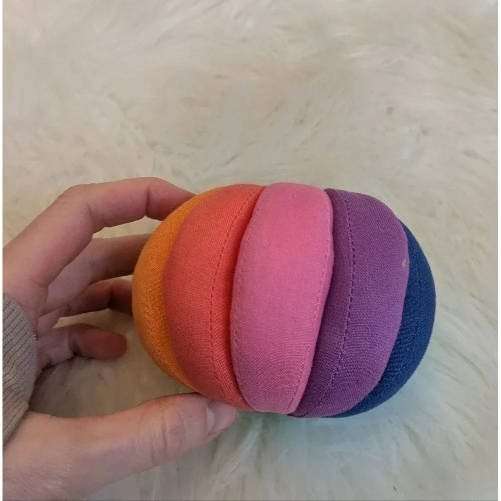 Lovevery 5-6 months The Senser Play Kit Colorful Rainbow Fabric Ball